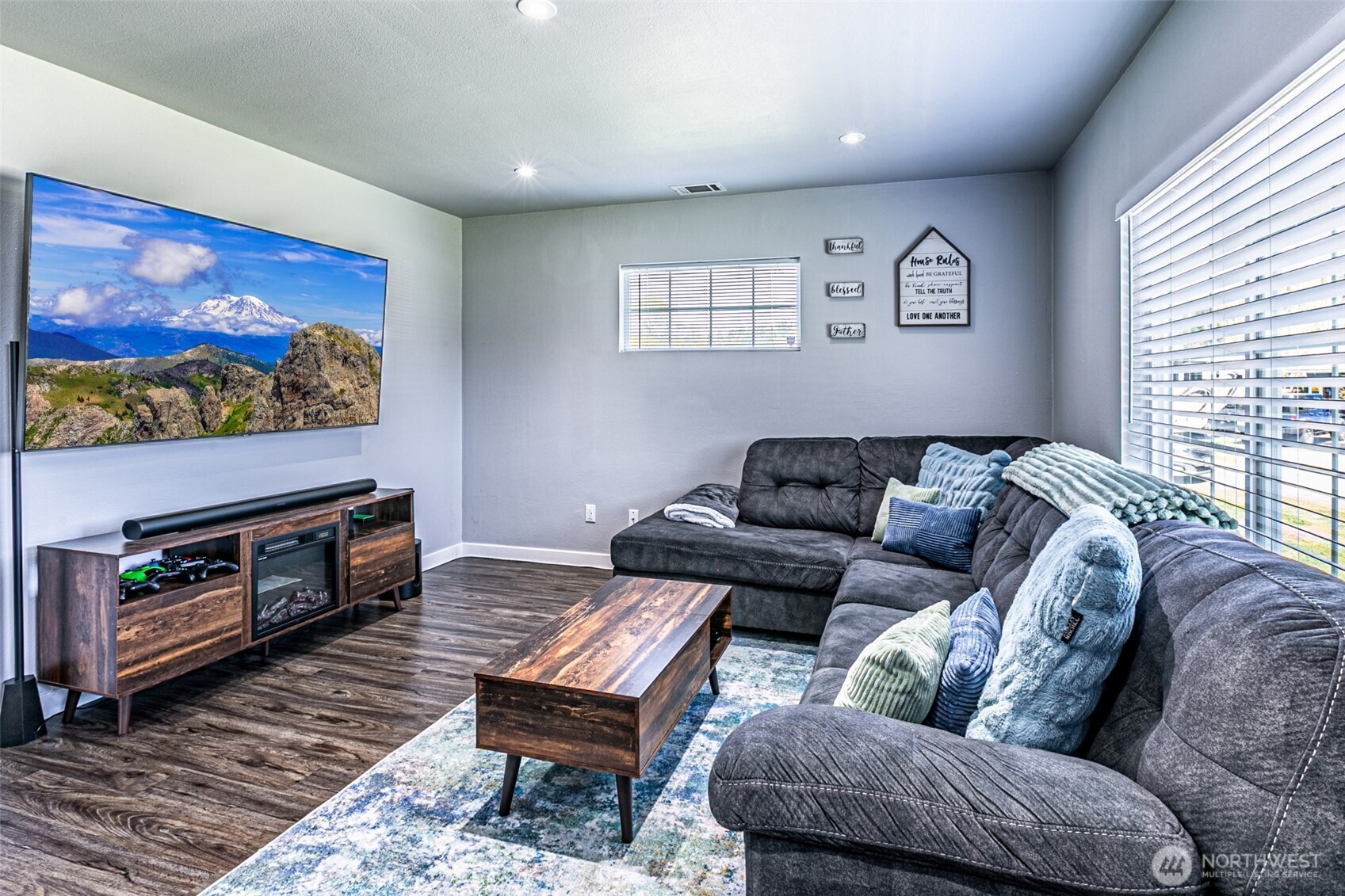 411 Corrin Avenue SE