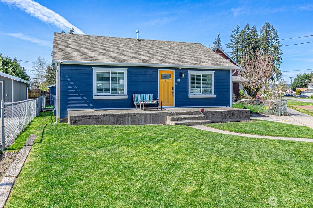 Photo of 411 Corrin Avenue SE, Orting, WA 98360 (MLS # 2503931)