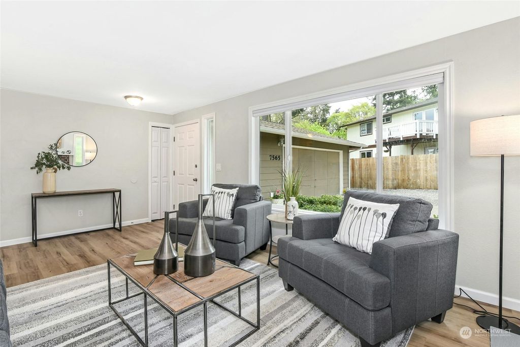 Photo of 7565 206th Place NE, Redmond, WA 98053 (MLS # 2227872)