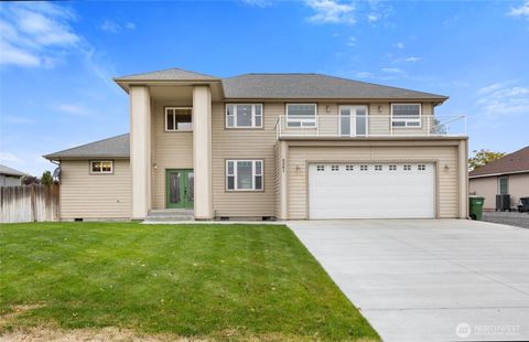 Photo of 8261 Diamond Point Circle NE, Moses Lake, WA 98837 (MLS # 2449446) Photo of 8261 Diamond Point Circle NE, Moses Lake, WA 98837 (MLS # 2449446)