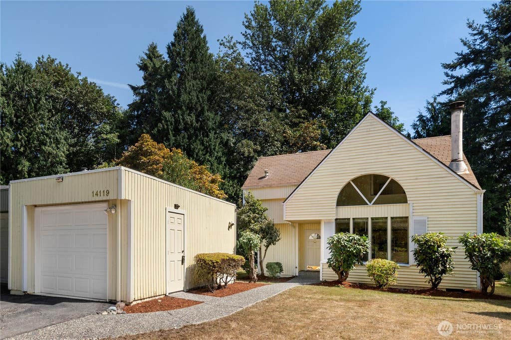 Photo of 14119 NE 78th Court, Redmond, WA 98052 (MLS # 2564713)