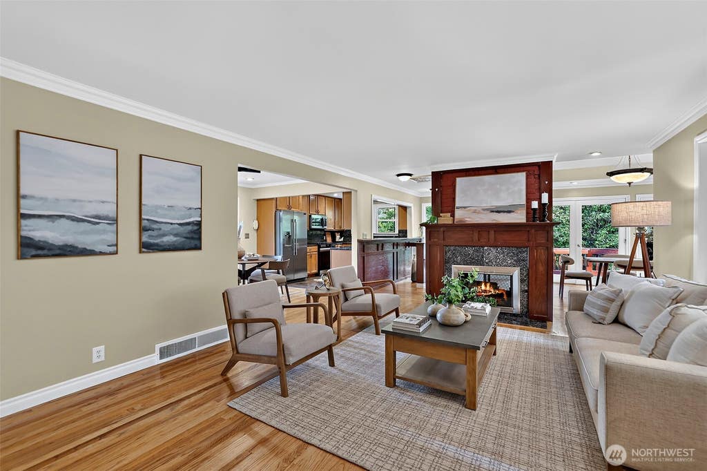 Photo of 18973 8th Avenue SW, Normandy Park, WA 98166 (MLS # 2564029)