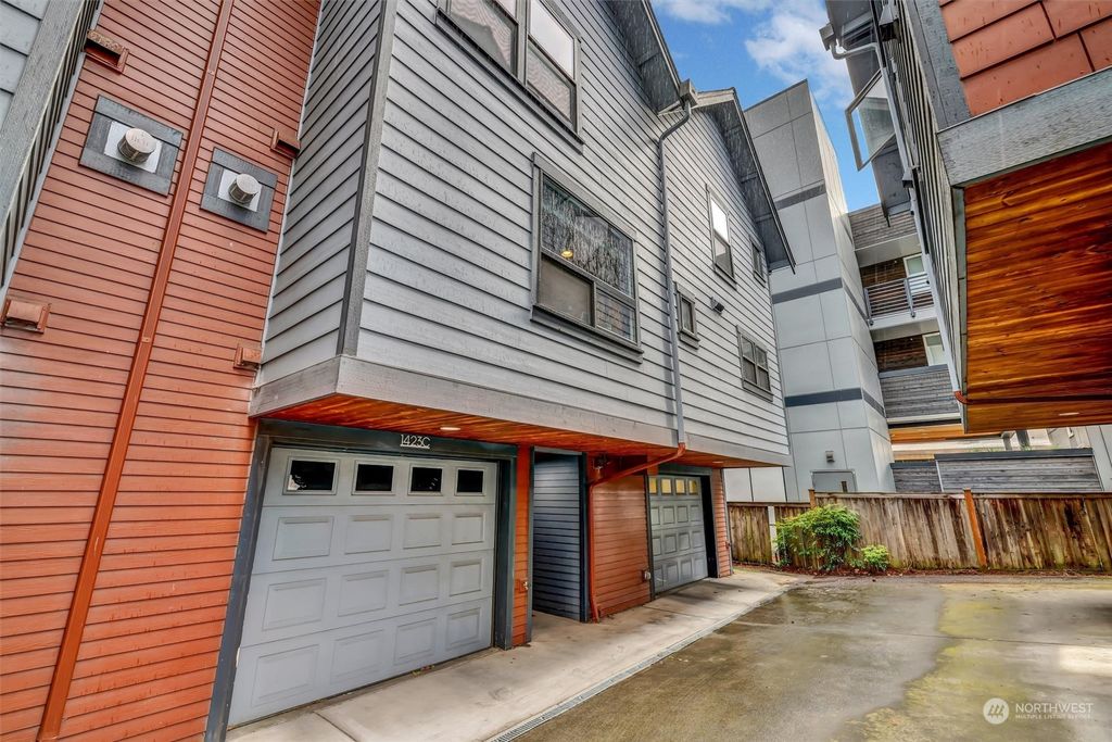 Photo of 1423 NW 65th Street #D, Seattle, WA 98117 (MLS # 2272592)