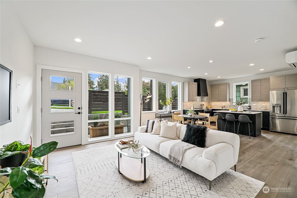 Photo of 4765 35th Avenue NE, Seattle, WA 98105 (MLS # 2176774)