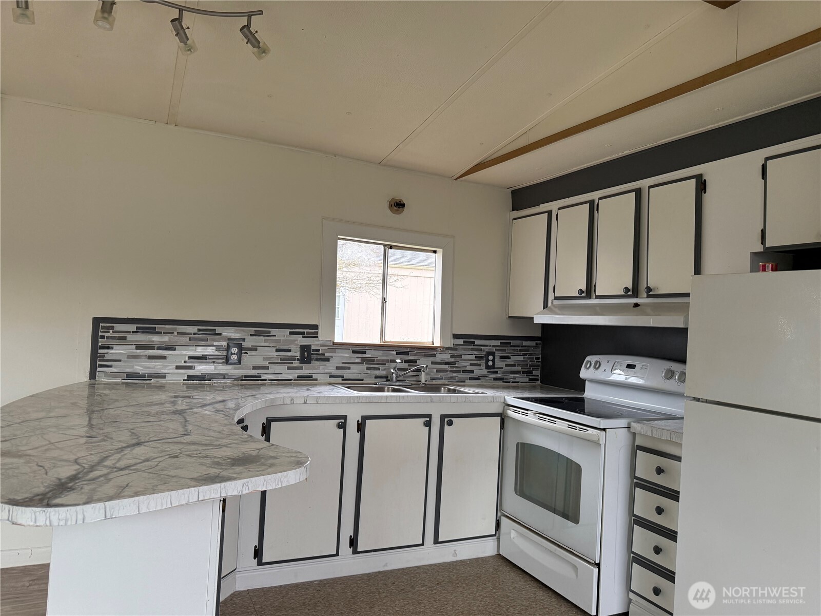 850 S Crescent Street 51