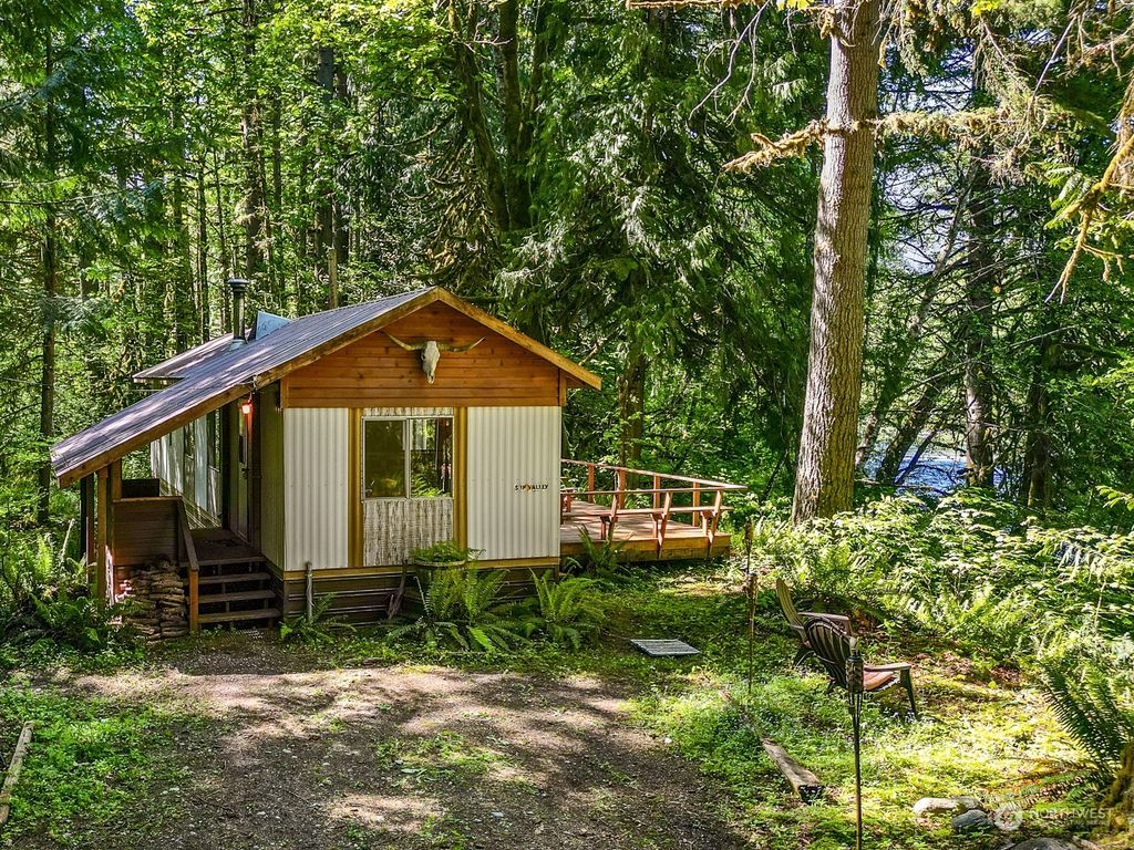 Photo of 75122 NE Stevens Pass Highway, Skykomish, WA 98288 (MLS # 2243794)