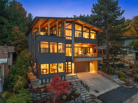 Photo of 7721 57th Avenue NE, Seattle, WA 98115 (MLS # 2599549)