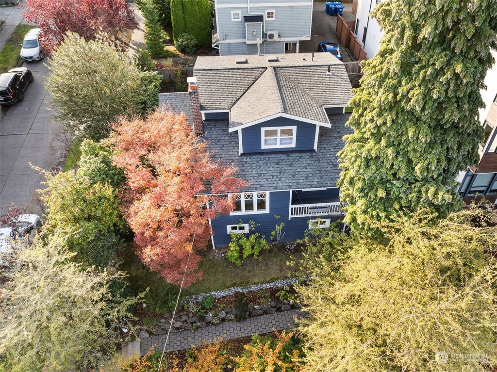 Photo of 1703 25th Avenue, Seattle, WA 98122 (MLS # 2305046)