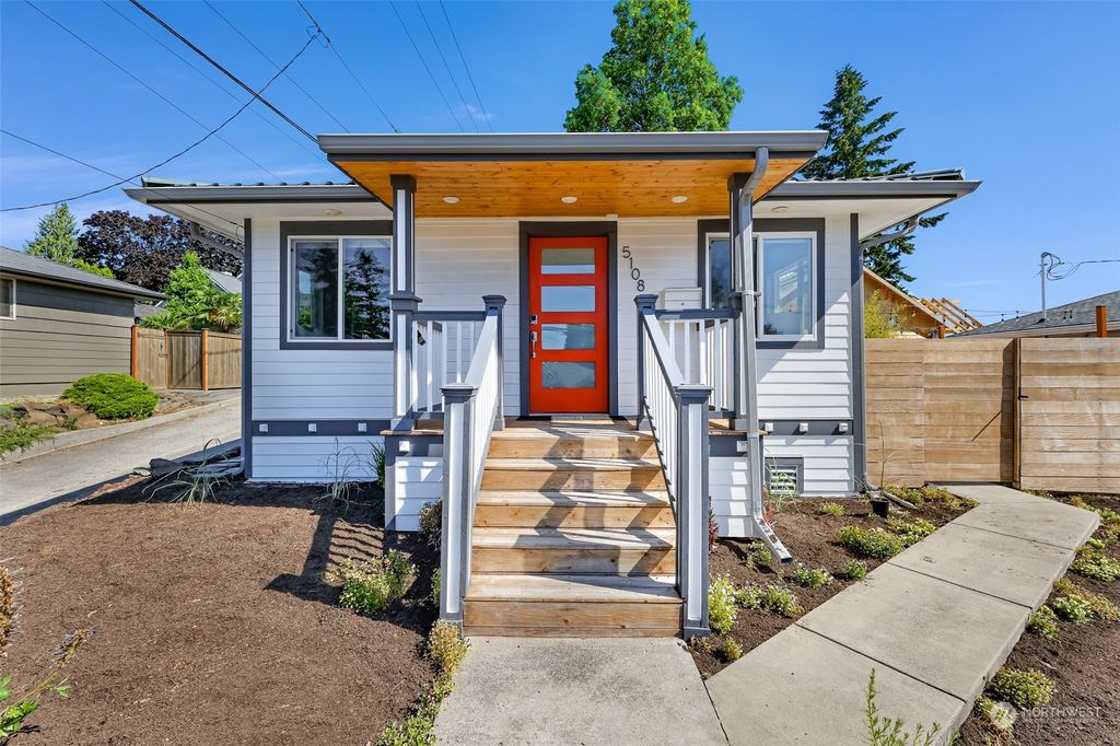 Photo of 5108 SW Genesee Street, Seattle, WA 98116 (MLS # 2261053)