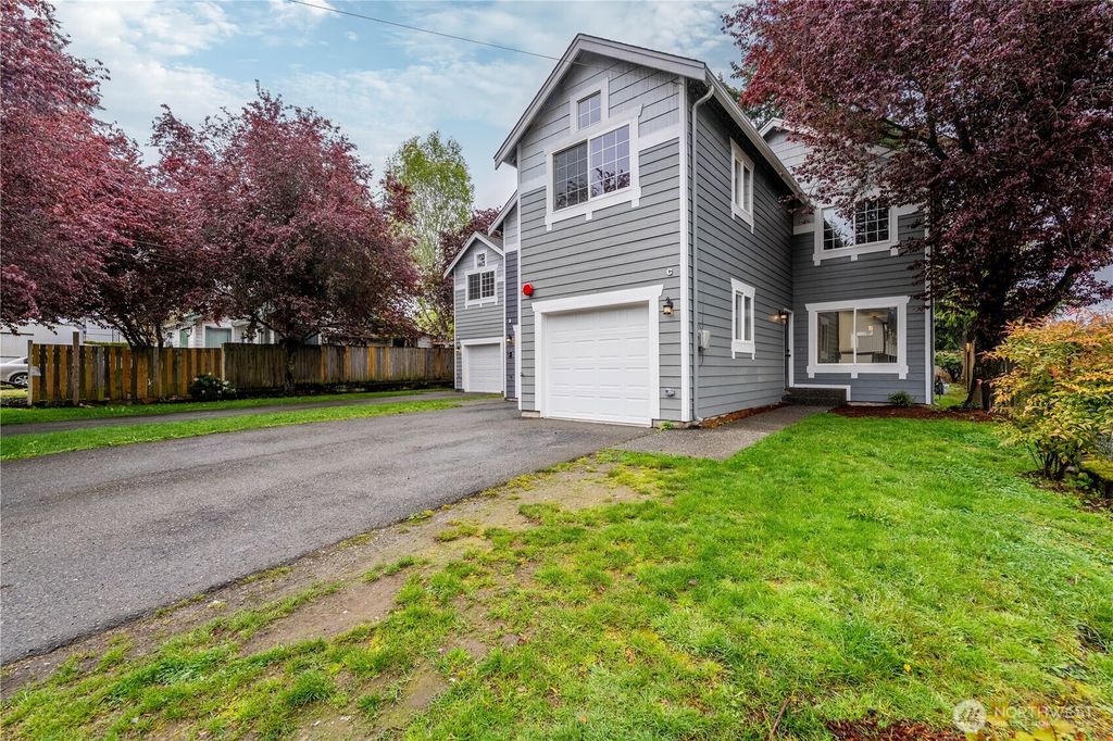 Photo of 6916 Rainier Drive #C, Everett, WA 98203 (MLS # 2367826)