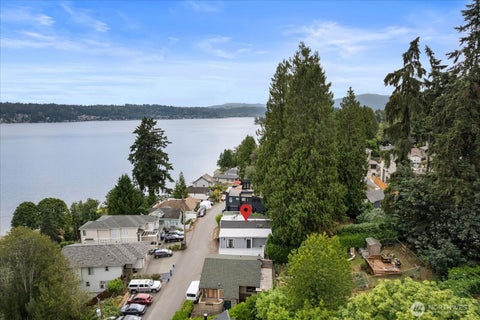 Photo of 16917 SE 38th Place, Bellevue, WA 98008 (MLS # 2548345)