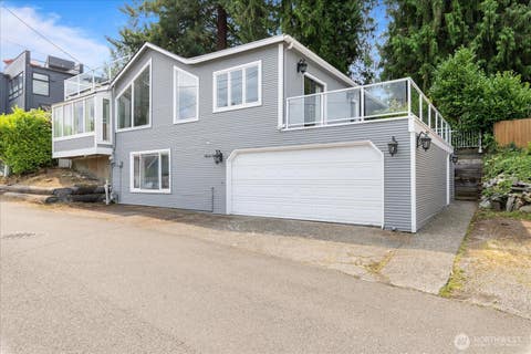 Photo of 16917 SE 38th Place, Bellevue, WA 98008 (MLS # 2548345)