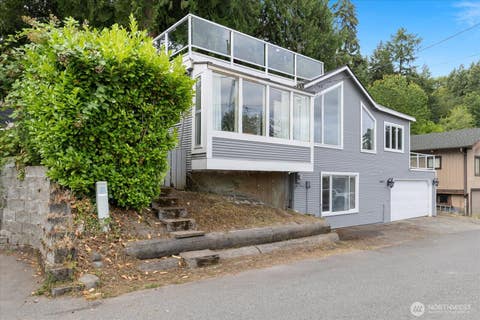 Photo of 16917 SE 38th Place, Bellevue, WA 98008 (MLS # 2548345)