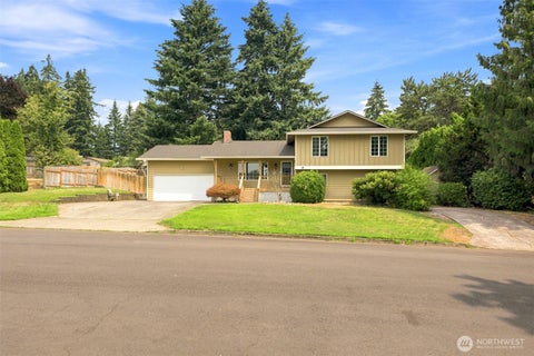 Photo of 2417 SE Higgins Drive, Vancouver, WA 98683 (MLS # 2558299)