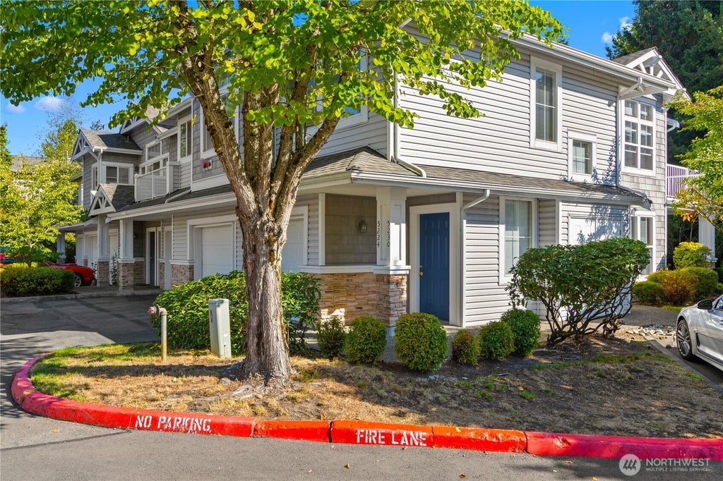 Photo of 5230 SE 238th Lane, Issaquah, WA 98029 (MLS # 2587136)