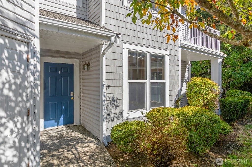 Photo of 5230 SE 238th Lane, Issaquah, WA 98029 (MLS # 2587136)