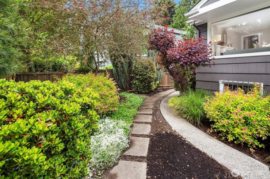 Photo of 7538 23rd Avenue NE, Seattle, WA 98115 (MLS # 2530223)