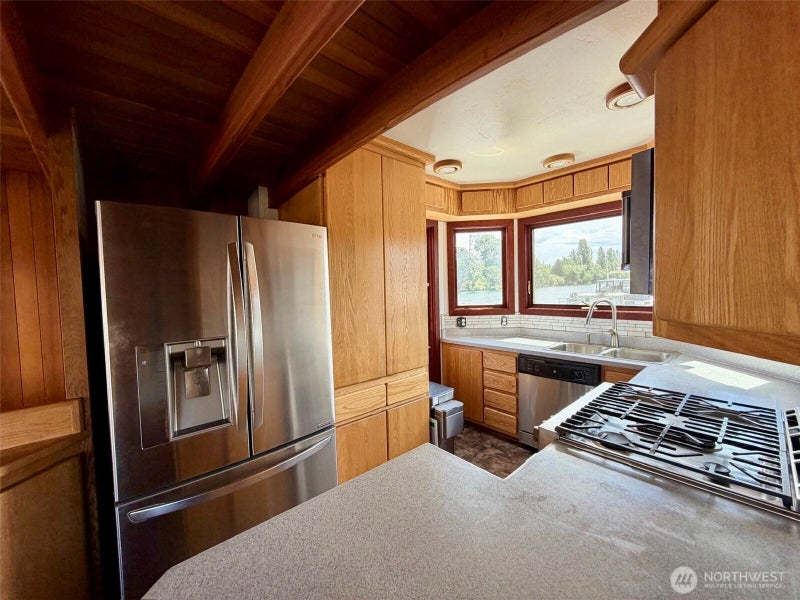 360 W Ewing Street D-11