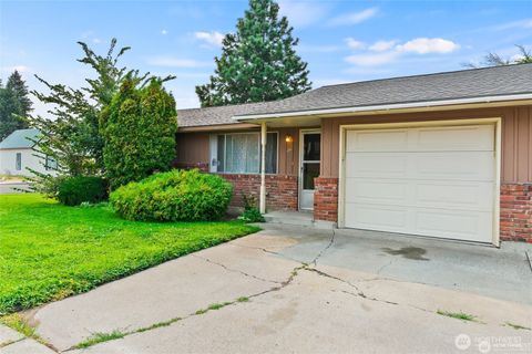 Photo of 304 E Capitol Avenue, Ellensburg, WA 98926 (MLS # 2533252)