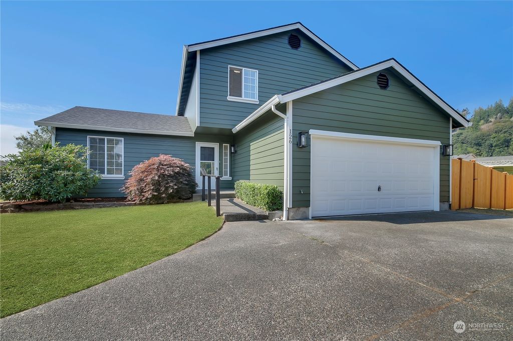 Photo of 126 5th Avenue N, Algona, WA 98001 (MLS # 2275613)