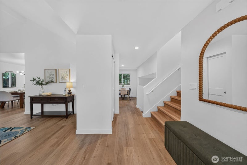4211 210 th Place NE
