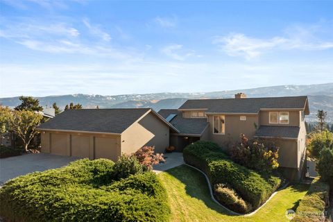 Photo of 606 Ski View Drive, East Wenatchee, WA 98802 (MLS # 2445693)