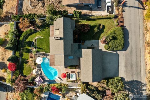 Photo of 606 Ski View Drive, East Wenatchee, WA 98802 (MLS # 2445693)