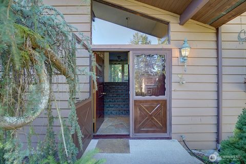 Photo of 19623 SE 216th Street, Maple Valley, WA 98038 (MLS # 2445234)
