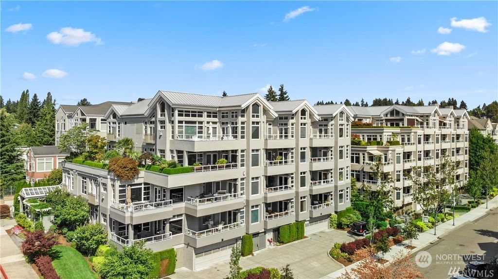 Photo of 602 5th Street #4003, Kirkland, WA 98033 (MLS # 2070281)