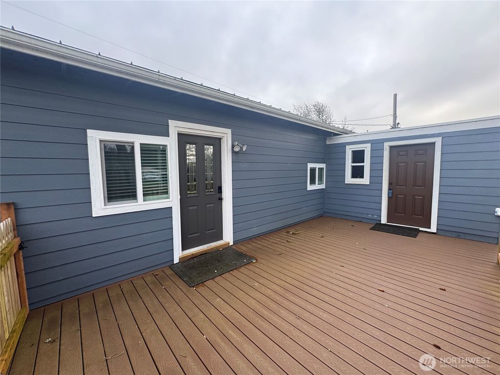 Photo of 2401 N Washington Street, Long Beach, WA 98631 (MLS # 2495771)