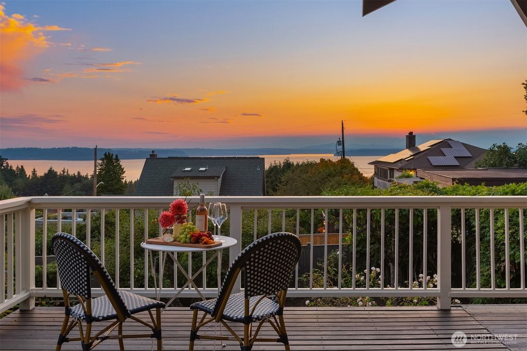 Photo of 9015 38th Avenue SW, Seattle, WA 98126 (MLS # 2428878)