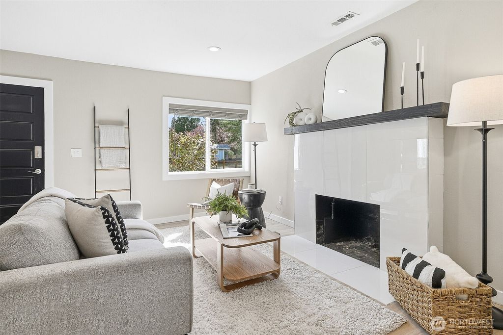 Photo of 18824 80th Avenue W, Edmonds, WA 98026 (MLS # 2498310)