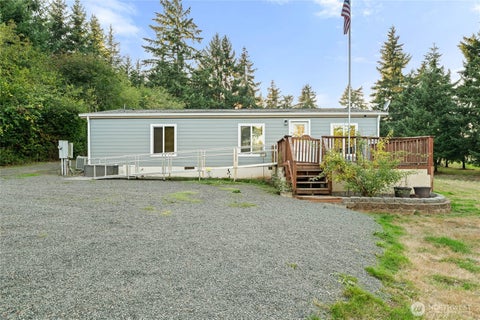 Photo of 557 Tennessee Road, Winlock, WA 98596 (MLS # 2585723)