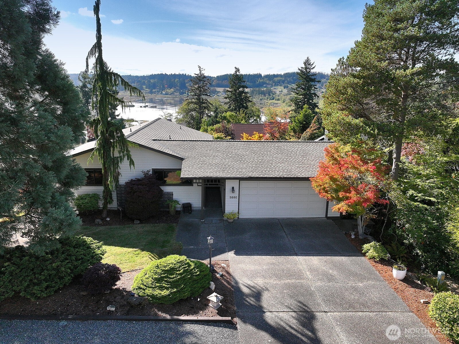 5880 Captain Vancouver Drive