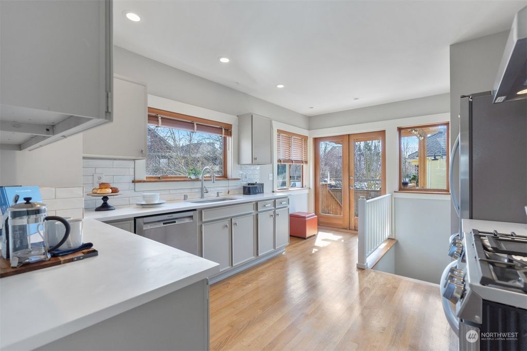 listing image 9364098708235195357