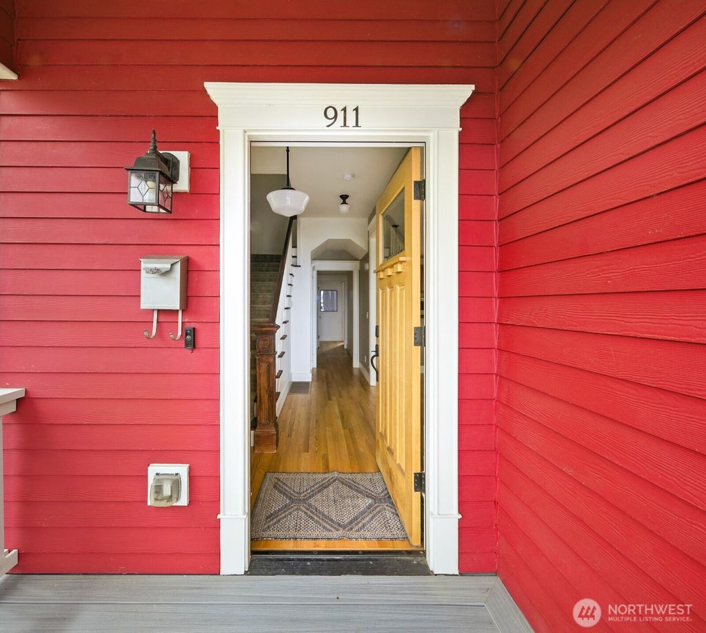 Photo of 911 32nd Avenue S, Seattle, WA 98114 (MLS # 2384479)