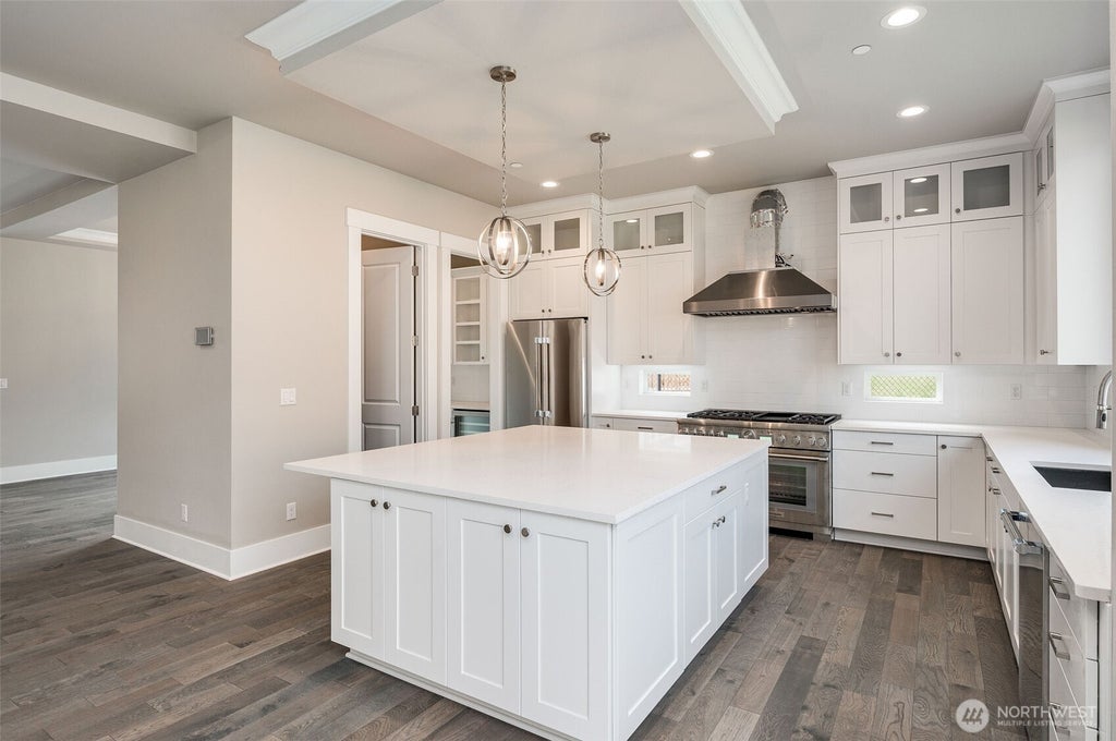 Photo of 17254 NE 113th Court, Redmond, WA 98052 (MLS # 2575608)