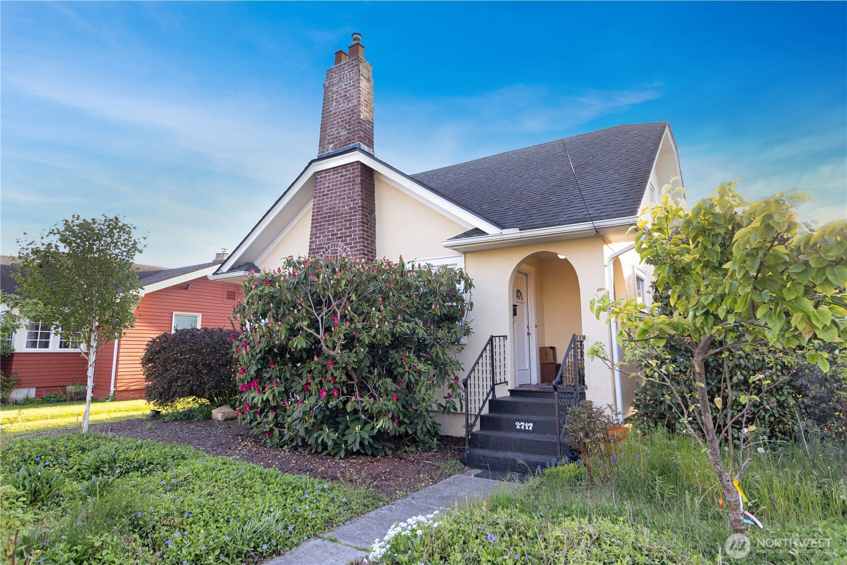 2717 Walnut Street