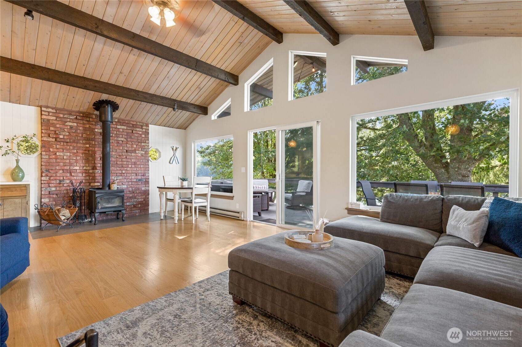 137 Lake Rd