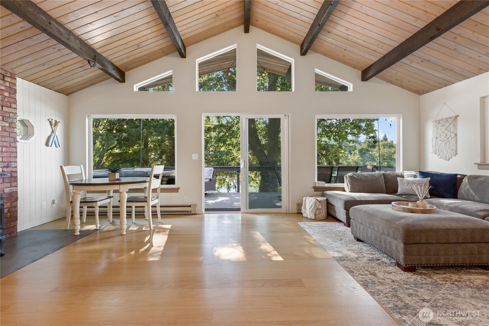 137 Lake Rd