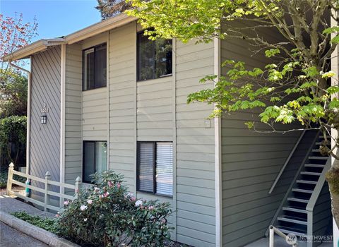 Photo of 5502 220th Street SW #D201, Mountlake Terrace, WA 98043 (MLS # 2516226)