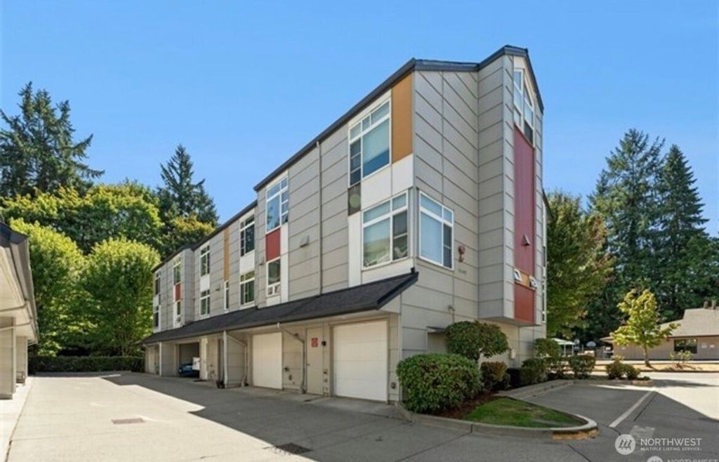 Photo of 15107 NE 81st Way #102, Redmond, WA 98052 (MLS # 2502847)