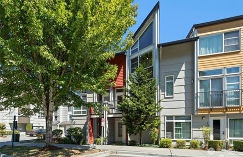 Photo of 15107 NE 81st Way #102, Redmond, WA 98052 (MLS # 2502847)