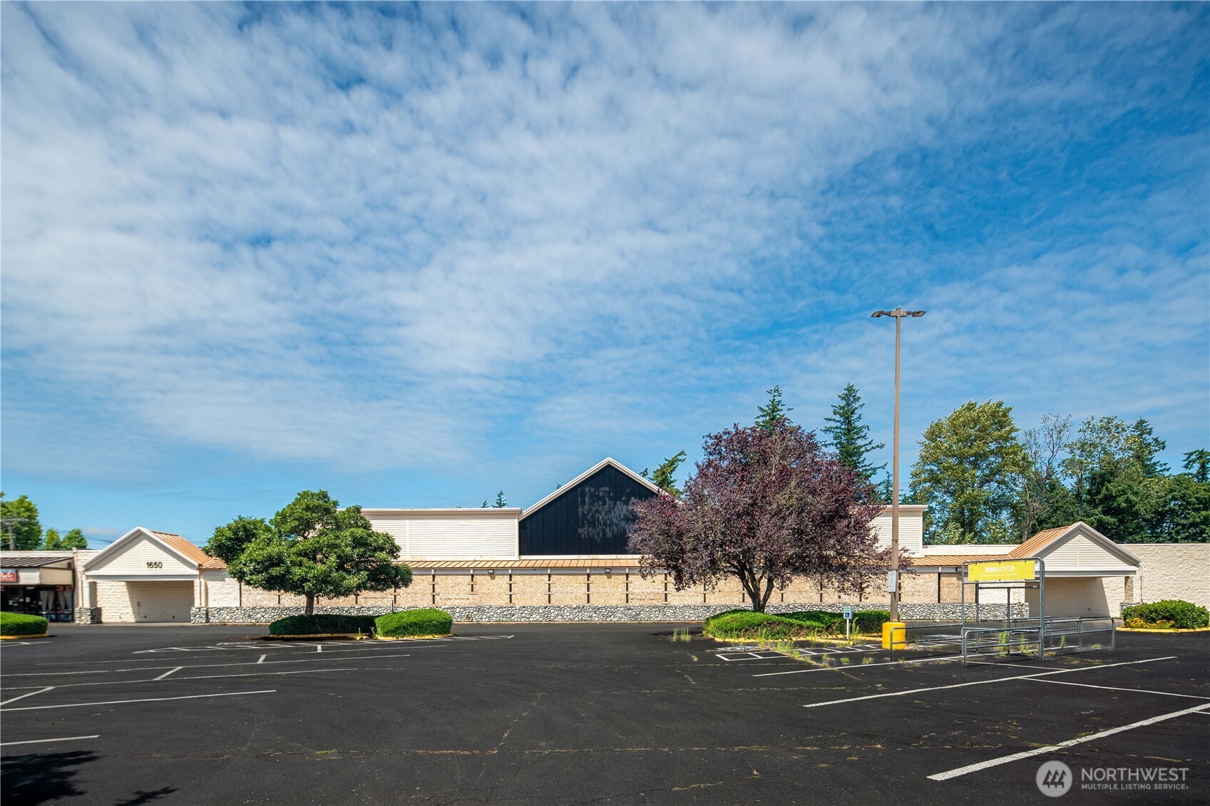 1650 Birchwood Avenue