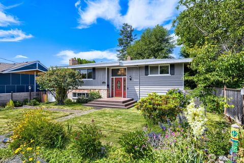 Photo of 7718 S 120th St ST, Seattle, WA 98178 (MLS # 2552164)