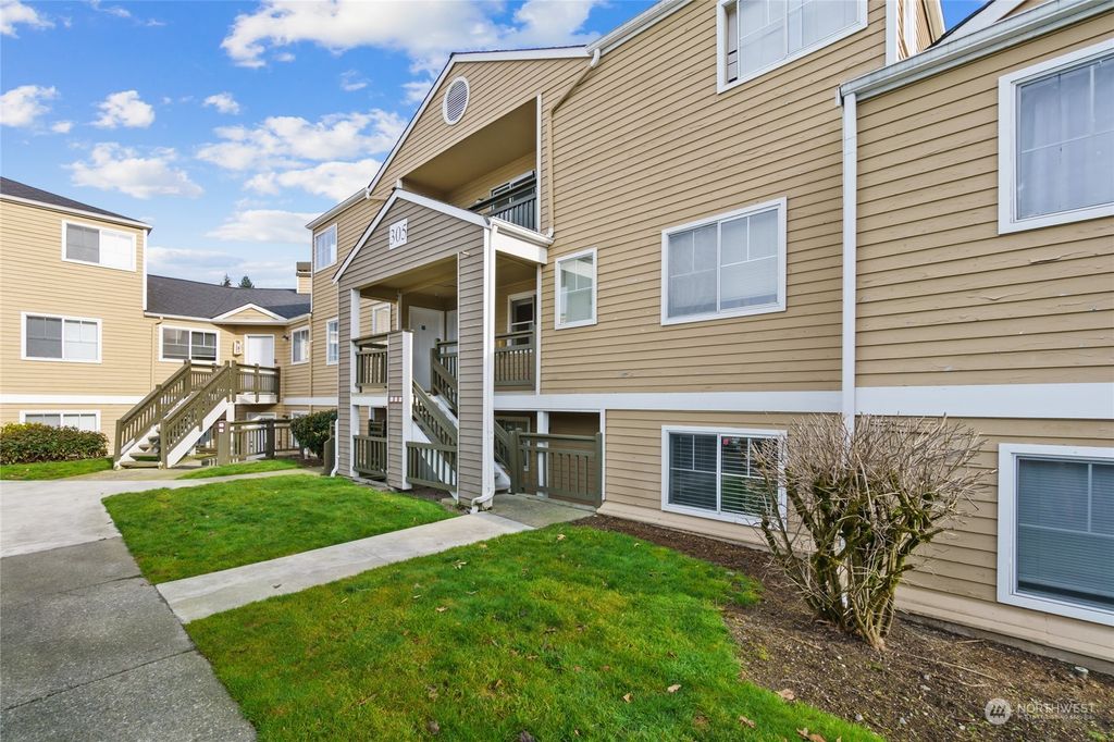 Photo of 5300 Harbour Pointe Boulevard #305K, Mukilteo, WA 98275 (MLS # 2259580)