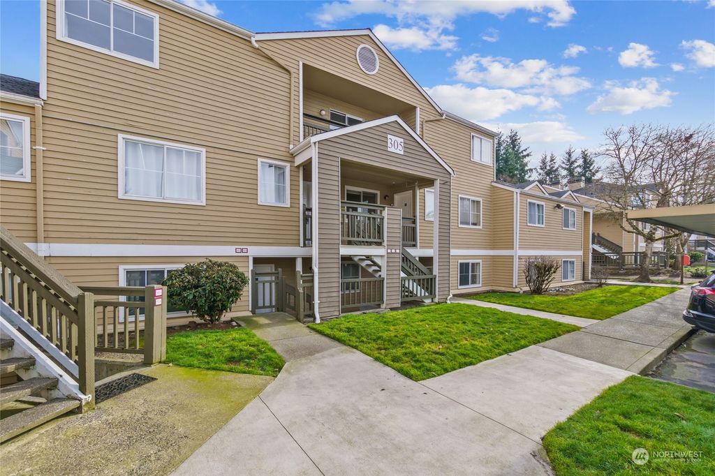 Photo of 5300 Harbour Pointe Boulevard #305K, Mukilteo, WA 98275 (MLS # 2259580)