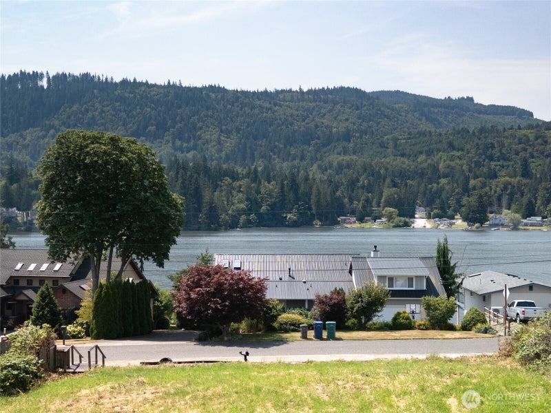 0 N Westview