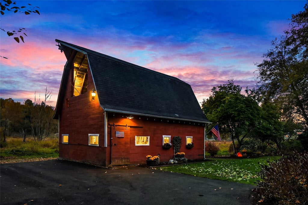 Photo of 17929 SE May Valley Road, Renton, WA 98059 (MLS # 2594905)