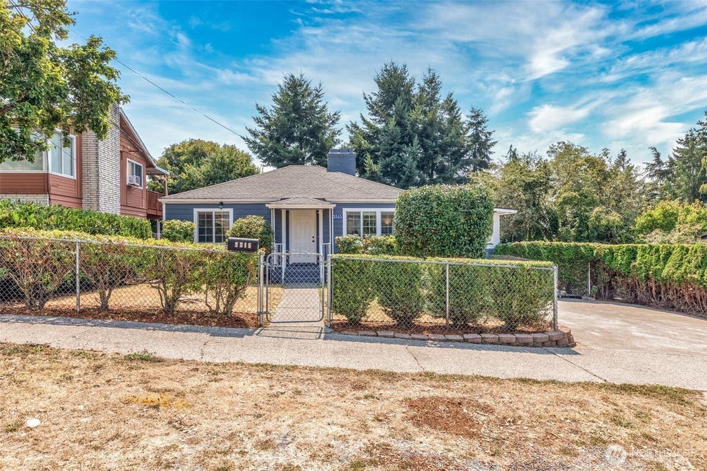 Photo of 2515 S Willow Street, Seattle, WA 98108 (MLS # 2567805)